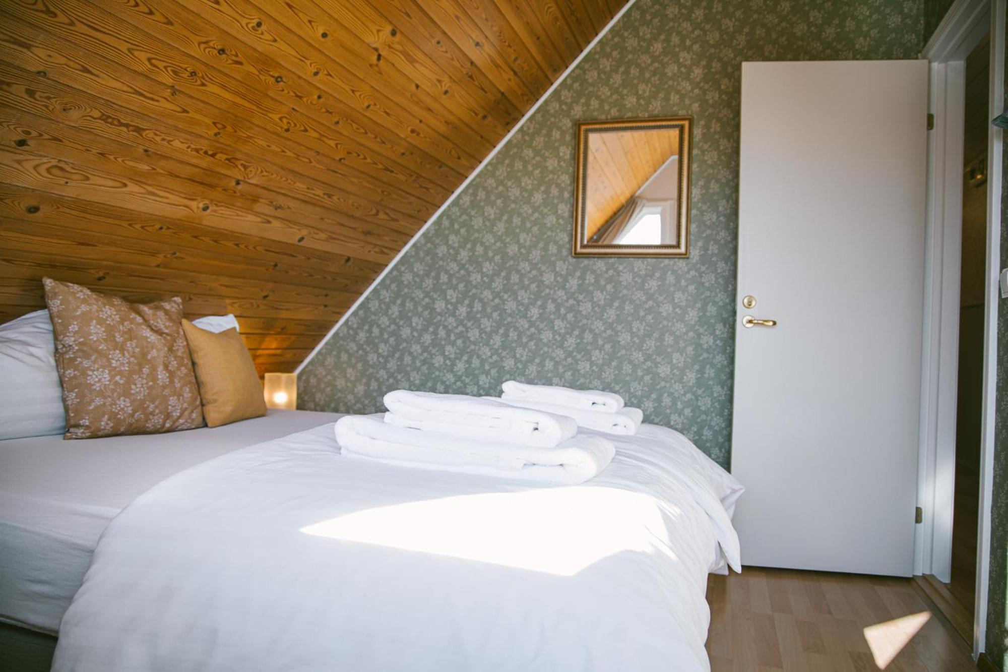 Milli Vina Guesthouse Боргарнес Экстерьер фото
